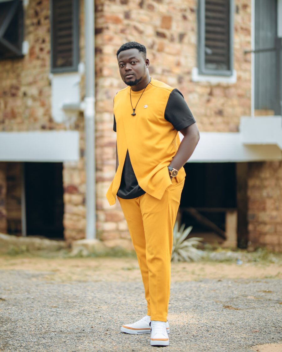 STREET WEAR - Image 3