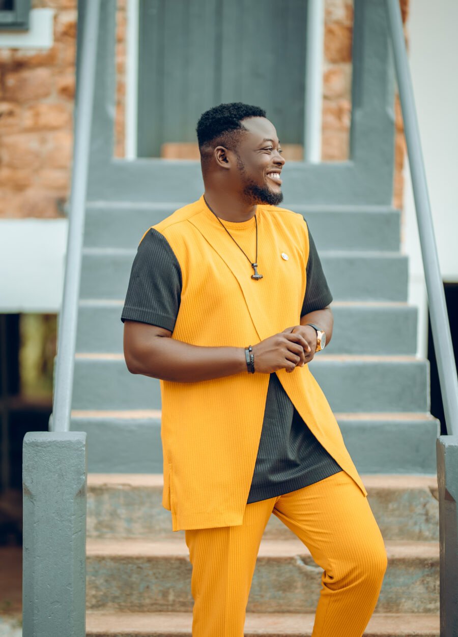 STREET WEAR - Image 2